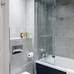 Apartment 2-bed - Walk To Station - Sleeps 6 Leeds (West Yorkshire)