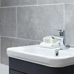 2-bed - Walk To Station - Sleeps 6 * Leeds (West Yorkshire)