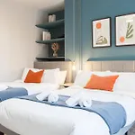 2-bed - Walk To Station - Sleeps 6 Leeds (West Yorkshire)