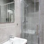 2-bed - Walk To Station - Sleeps 6 Apartment Leeds (West Yorkshire)