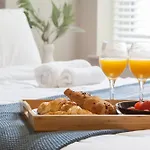 Apartment 2-bed - Walk To Station - Sleeps 6