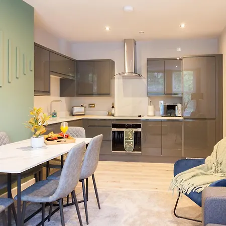 2-bed - Walk To Station - Sleeps 6 公寓 利兹