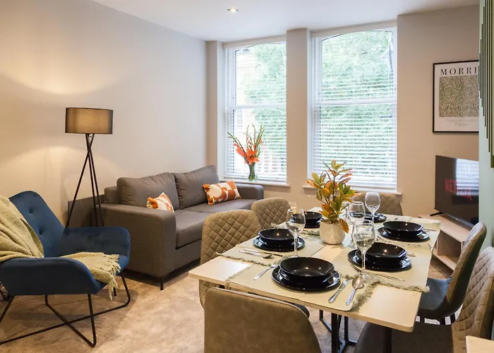 2-bed - Walk To Station - Sleeps 6