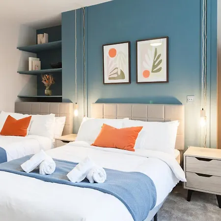 Apartment 2-bed - Walk To Station - Sleeps 6