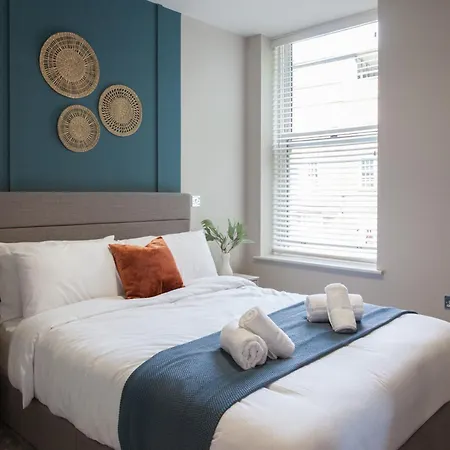 Apartment 2-bed - Walk To Station - Sleeps 6 Leeds (West Yorkshire)