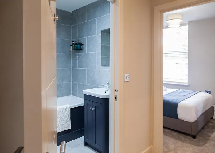 2-bed - Walk To Station - Sleeps 6 Leeds (West Yorkshire)