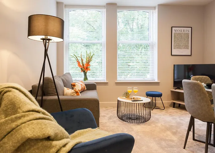 2-bed - Walk To Station - Sleeps 6 Leeds (West Yorkshire)